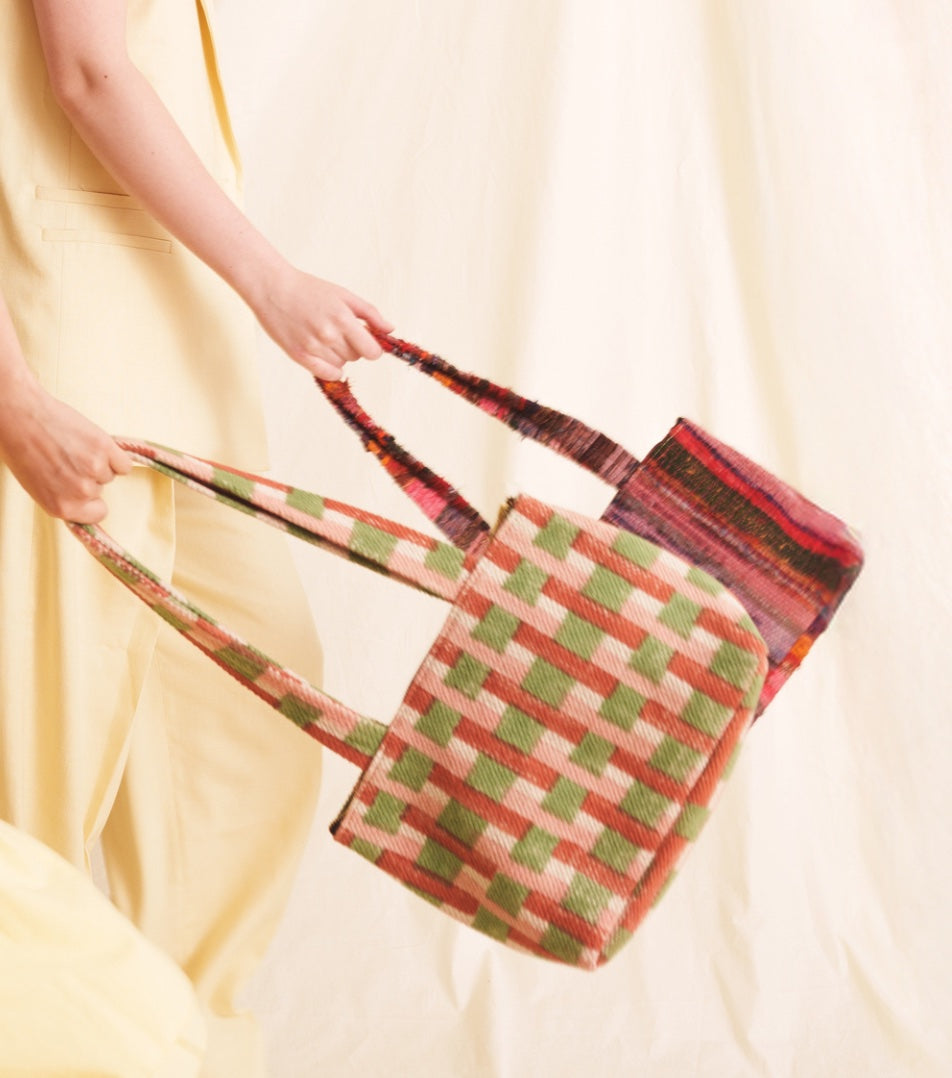 Warp bags editorial
