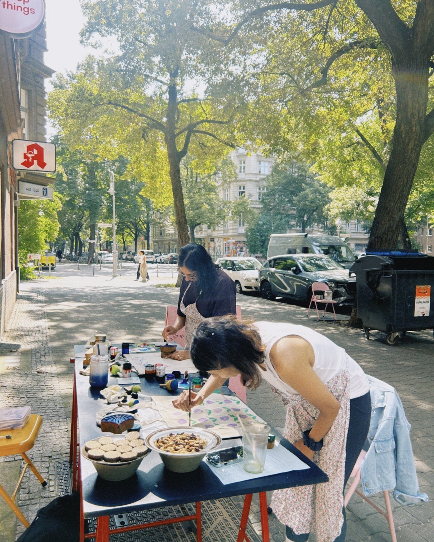 Printing outdoors on a long summer table