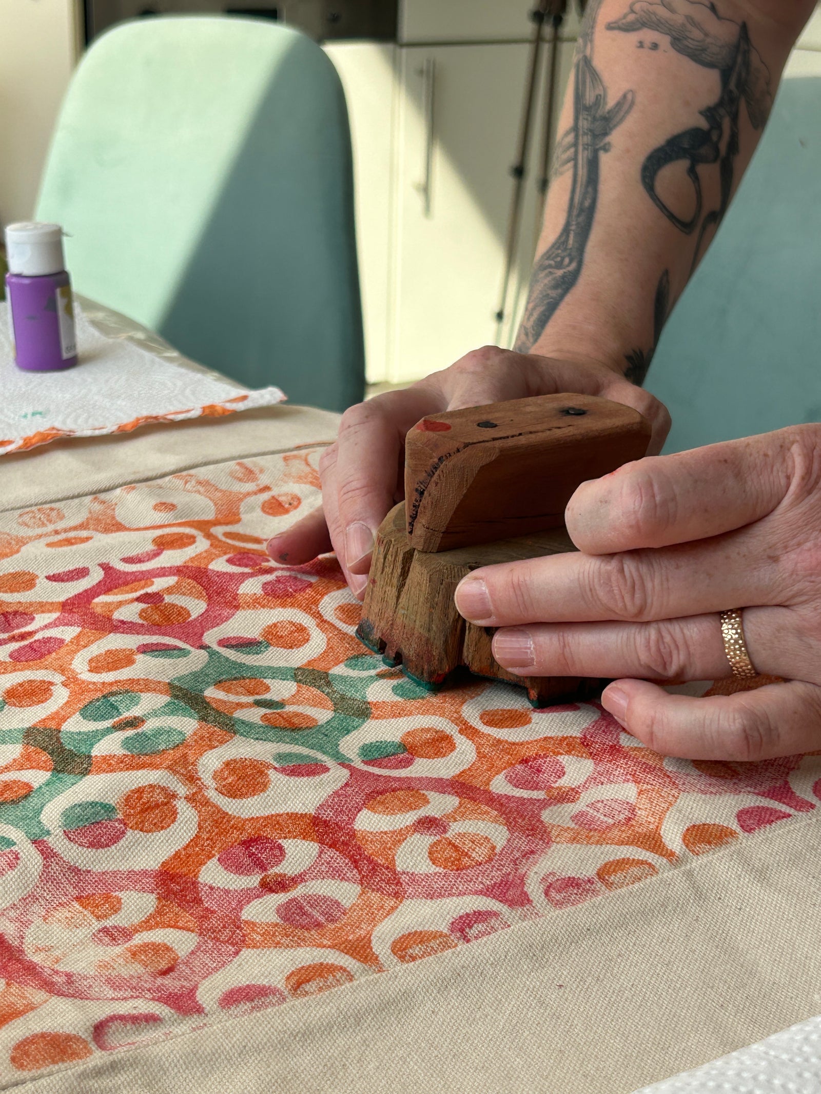 Printing a tote with wooden blocks