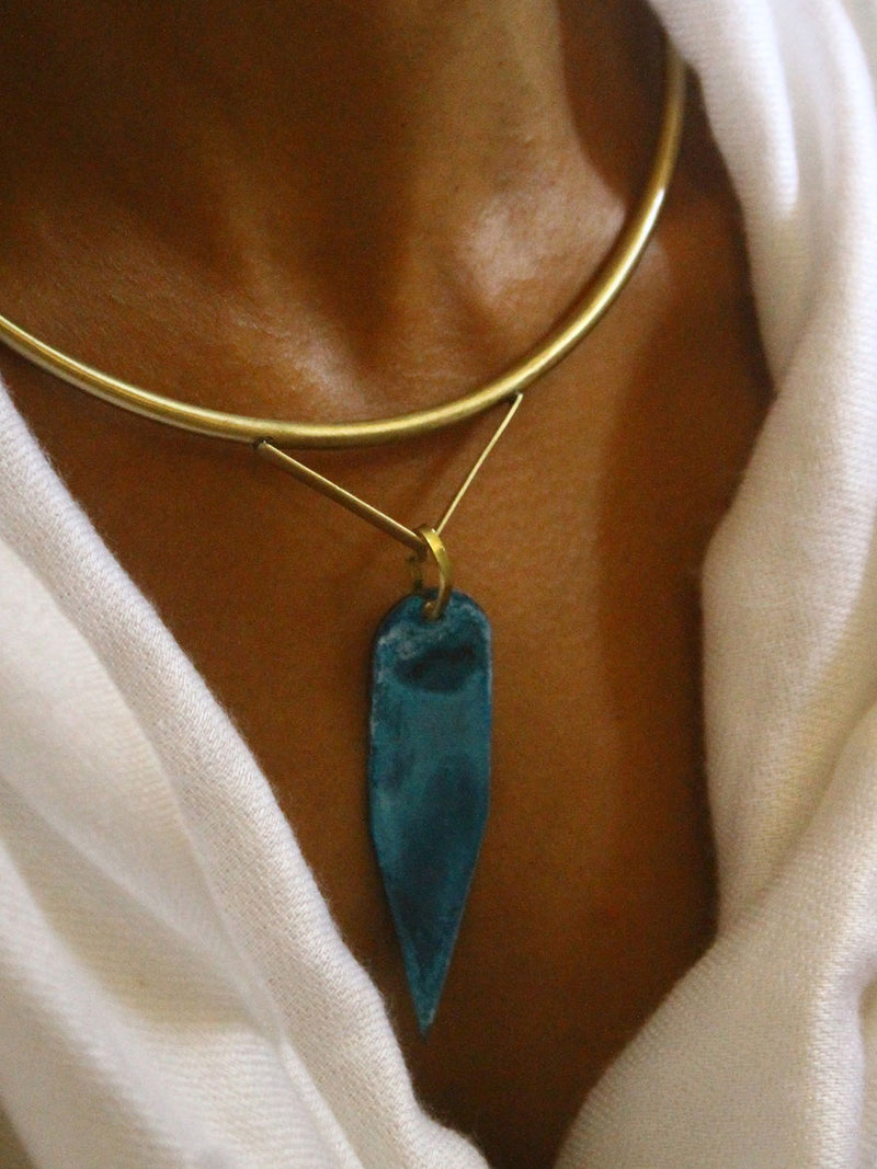 Leaf Pendant Directional Neckpiece